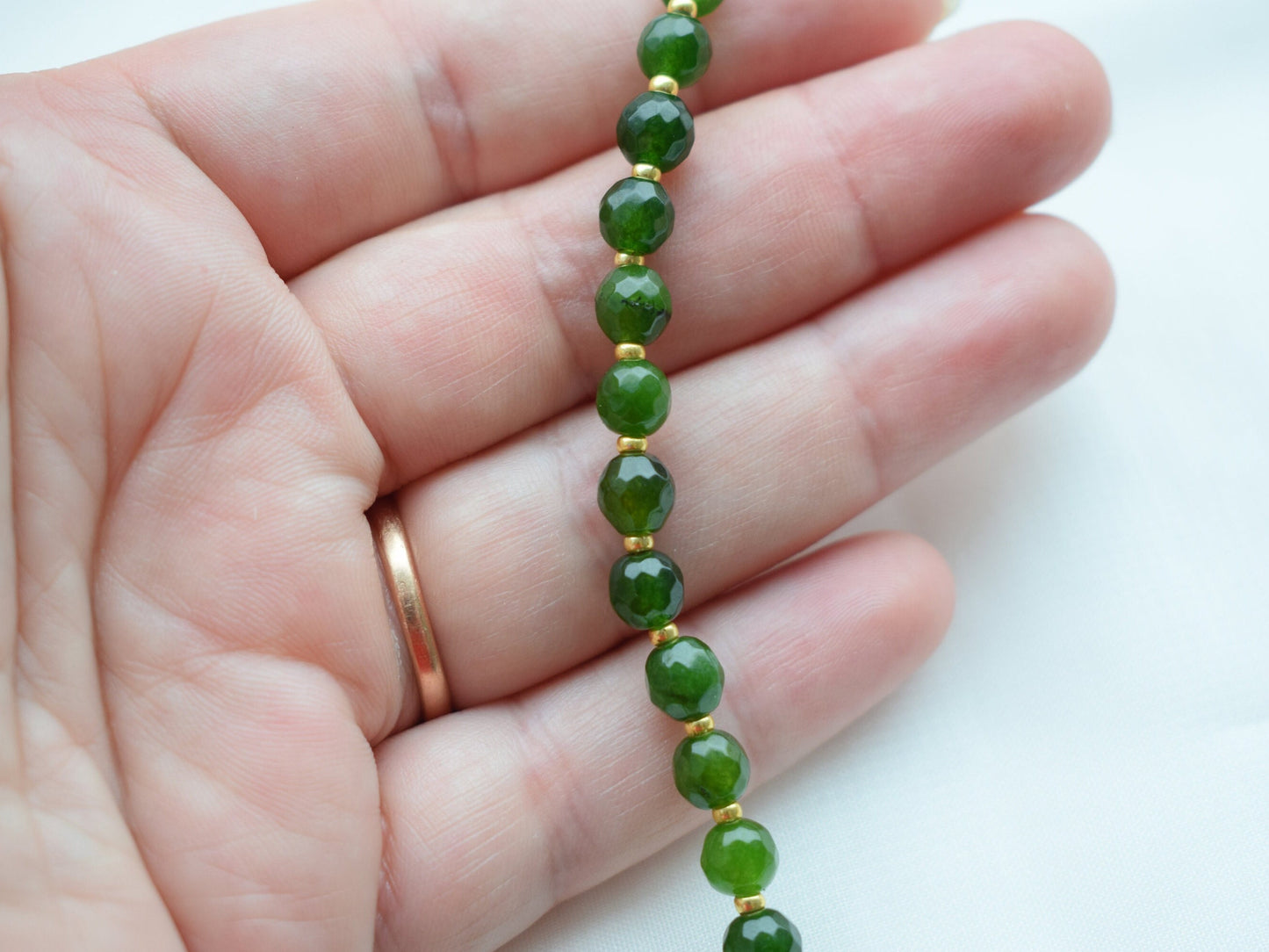 Green Agate Crystal Necklace – Gold Chain Jewelry with Gemstones, Elegant Gift for Women