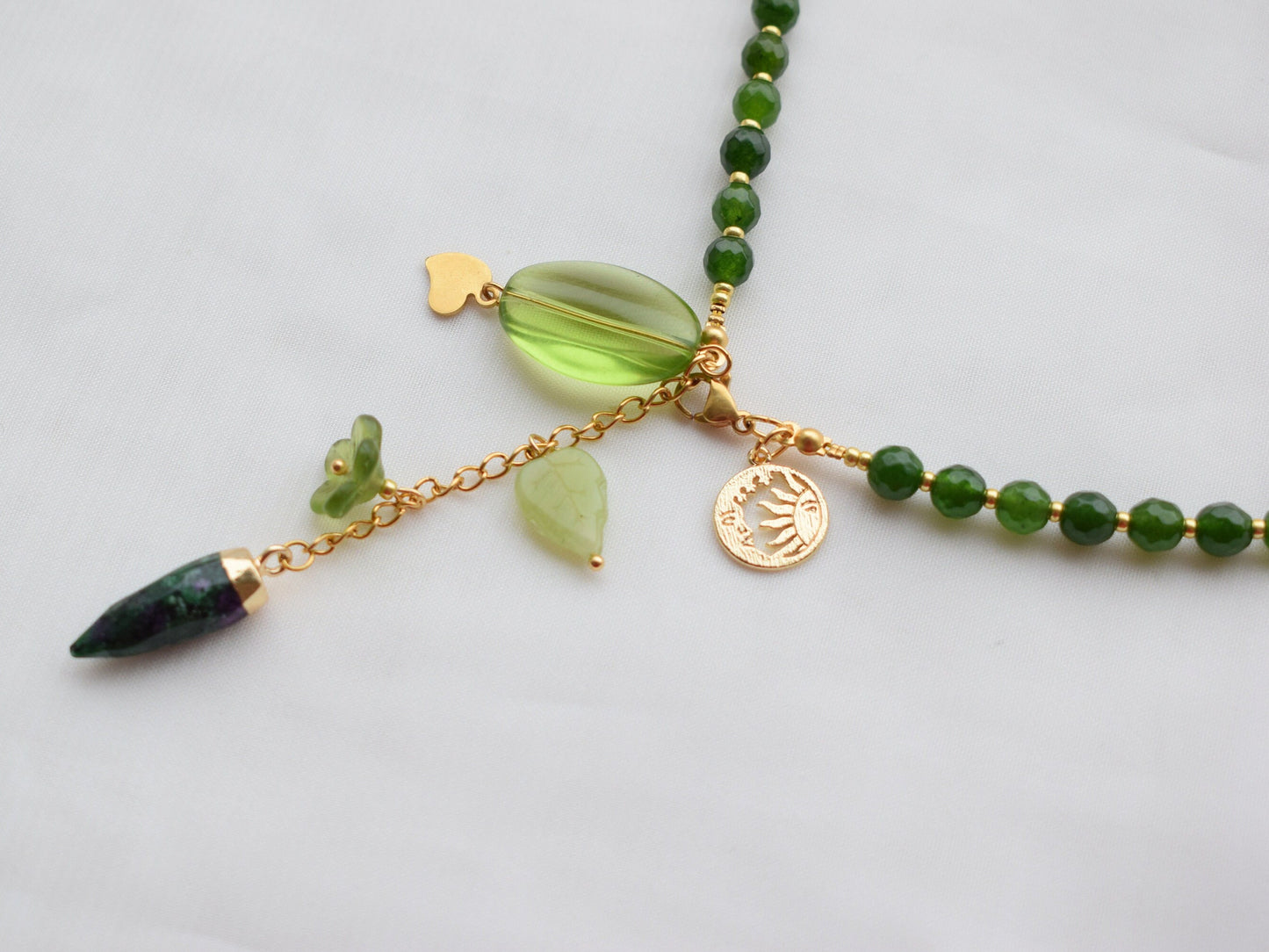 Green Agate Crystal Necklace – Gold Chain Jewelry with Gemstones, Elegant Gift for Women