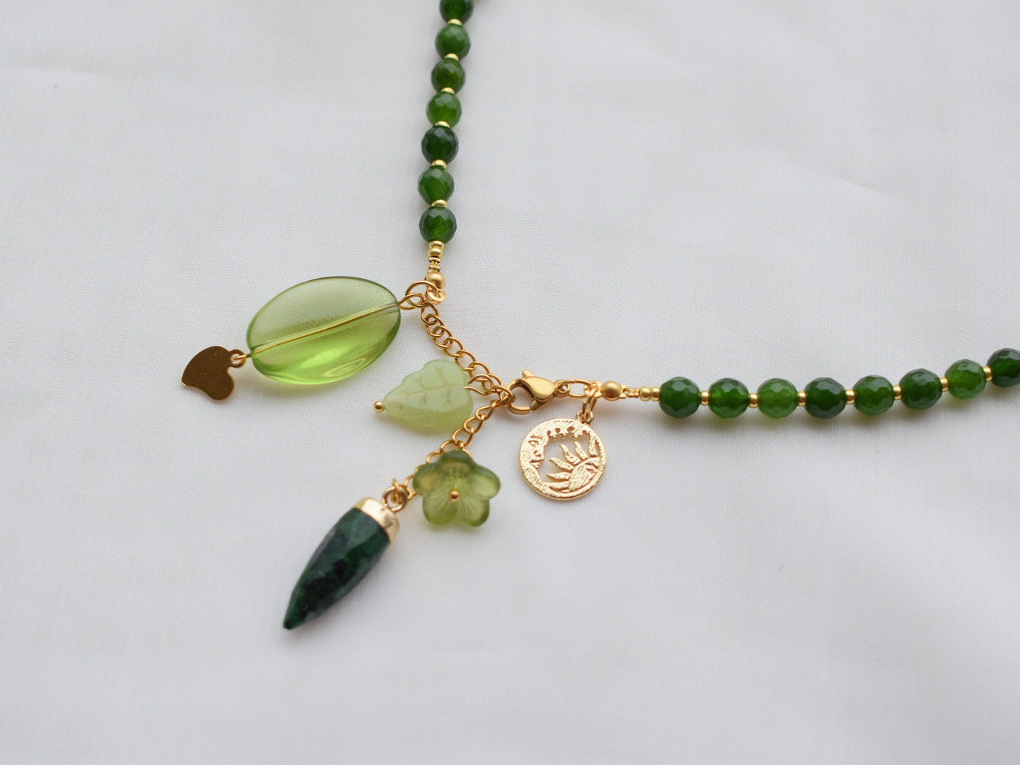 Green Agate Crystal Necklace – Gold Chain Jewelry with Gemstones, Elegant Gift for Women