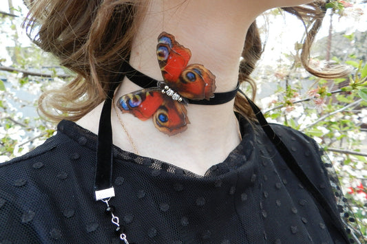 Silk Peacock eye butterfly choker necklace