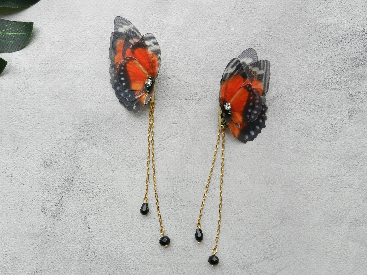 Silk monarch butterfly wings collar clip with chains